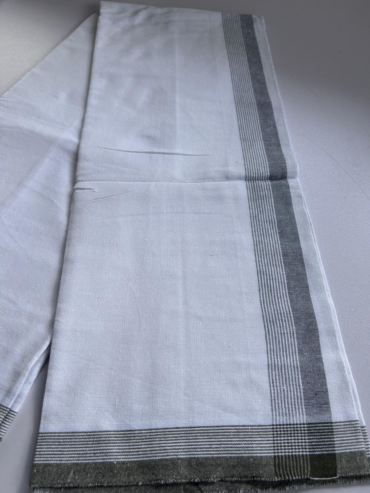 Kaitharikada - Single Kaily / Lungi - Mixed Cotton - (2/40s) twisted - 1.75 inch Sage Green Shaded Striped kara with White body (2 meter / 4 muzham) - 39 KK8088 SAT