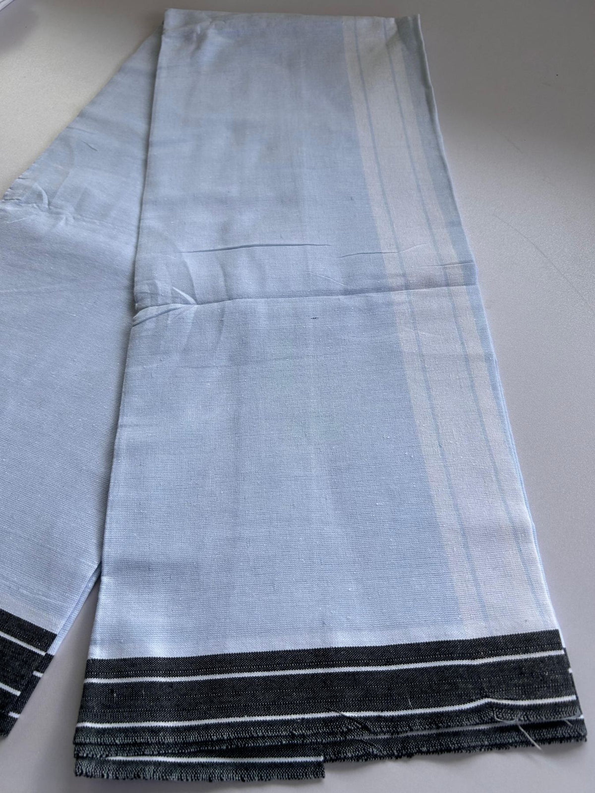 Kaitharikada - Single Kaily / Lungi - Mixed Cotton - (2/40s) twisted - 2 inch White Shaded Striped kara Black Border with Blue Body (2 meter / 4 muzham) - 40 KK8088 SAT