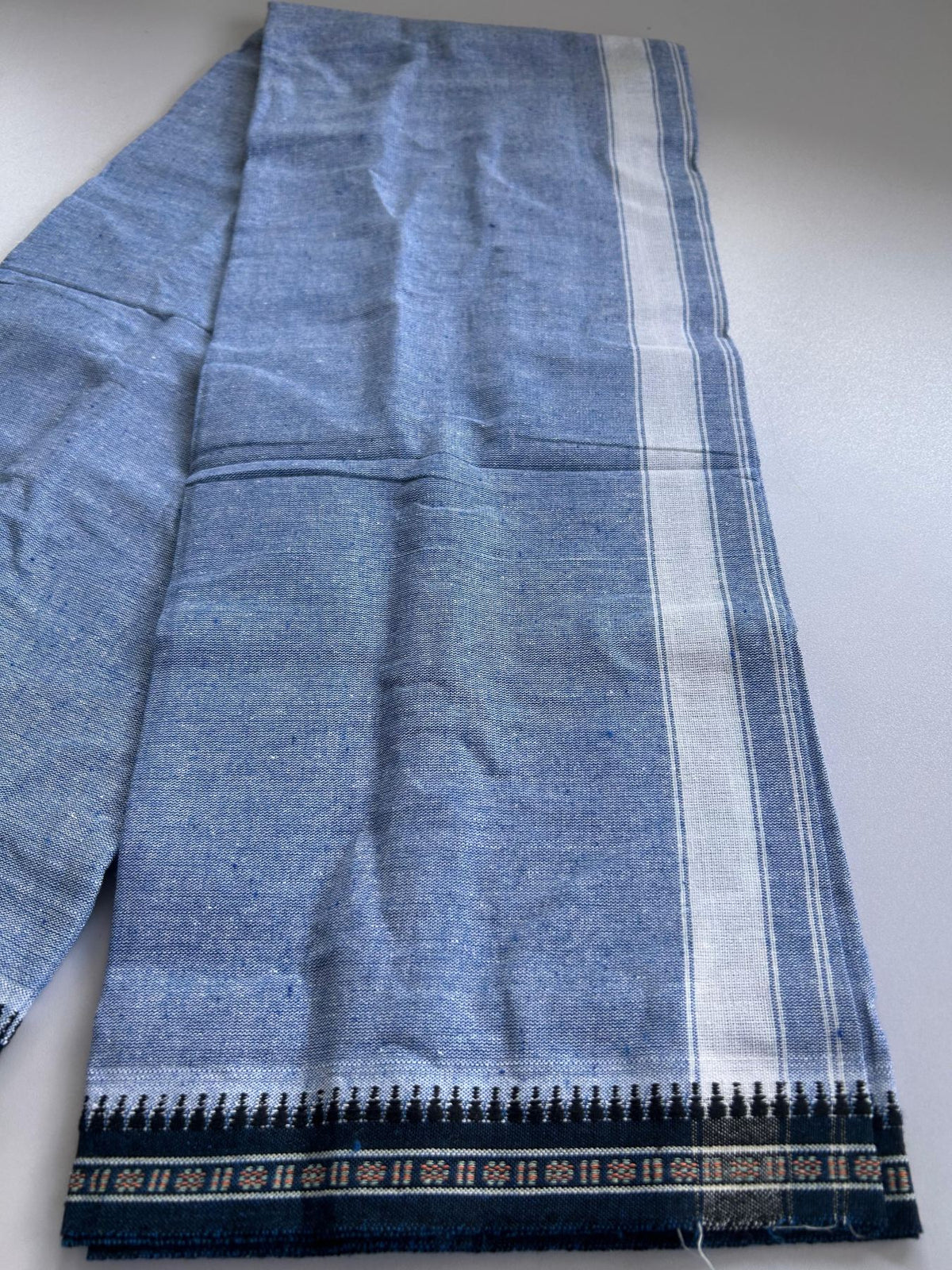 Kaitharikada - Single Kaily / Lungi - Mixed Cotton - (2/40s) twisted - 1.25 inch White Striped kara Dark Blue Kuppadam Border with Blue & White Body (2 meter / 4 muzham) - 46 KK8088 SAT