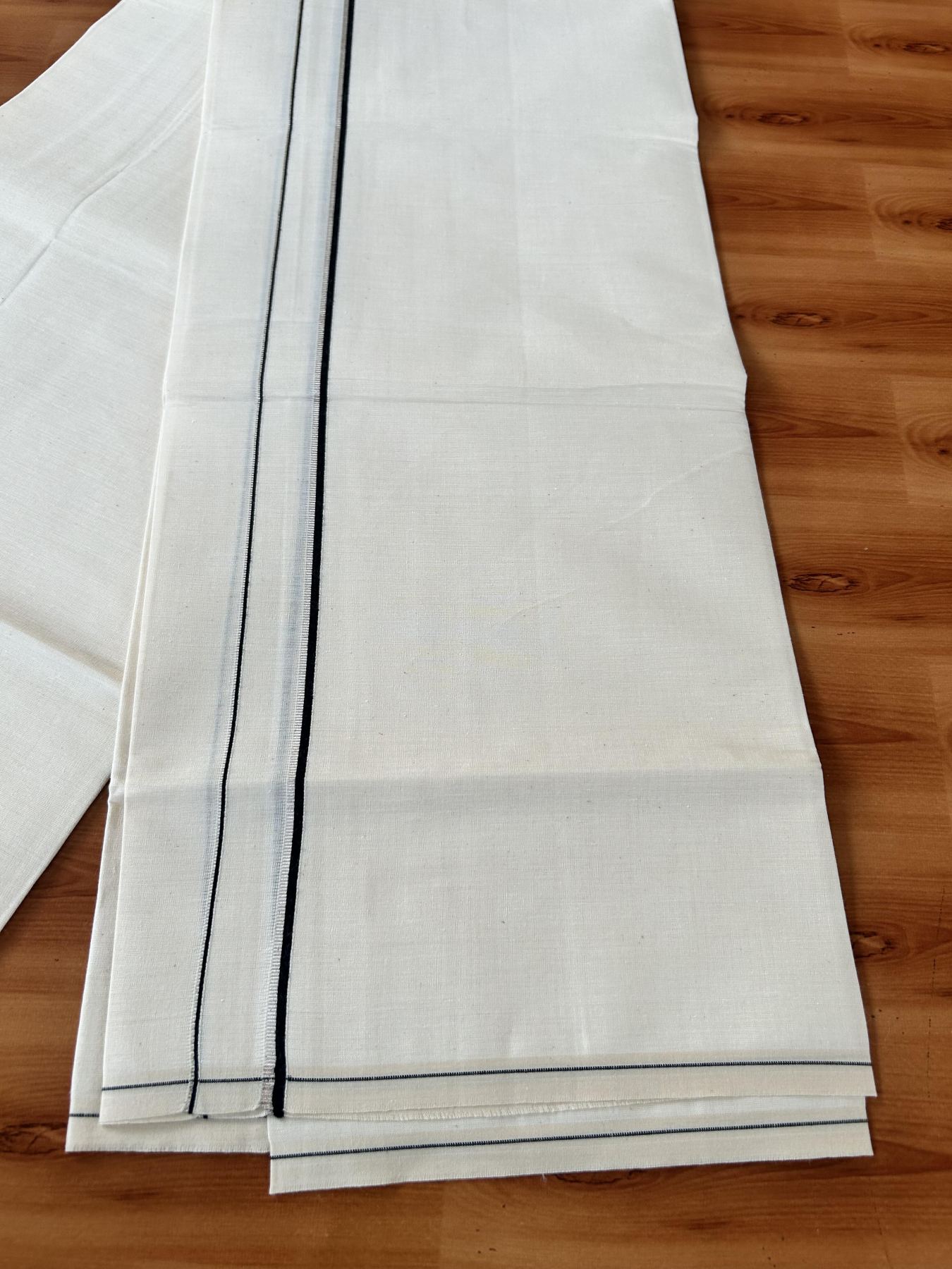 Single Off White (Unbleached) Mundu/Dhoti - KaithariKada 100% Cotton - 70X30 - 0.5 cm Silver Kasav Black Kara (2 meter / 4 muzham) - 15 KK5461 PMC