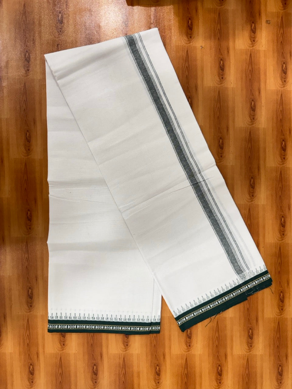 Kathar Type Single Mundu White 20S Pure Cotton Kaitharikada Special - Kaily / Lungi - 1.5 inch Dark Green Striped kara Kuppadam Border (2 meter / 4 muzham) - 4 KK5482 KUT