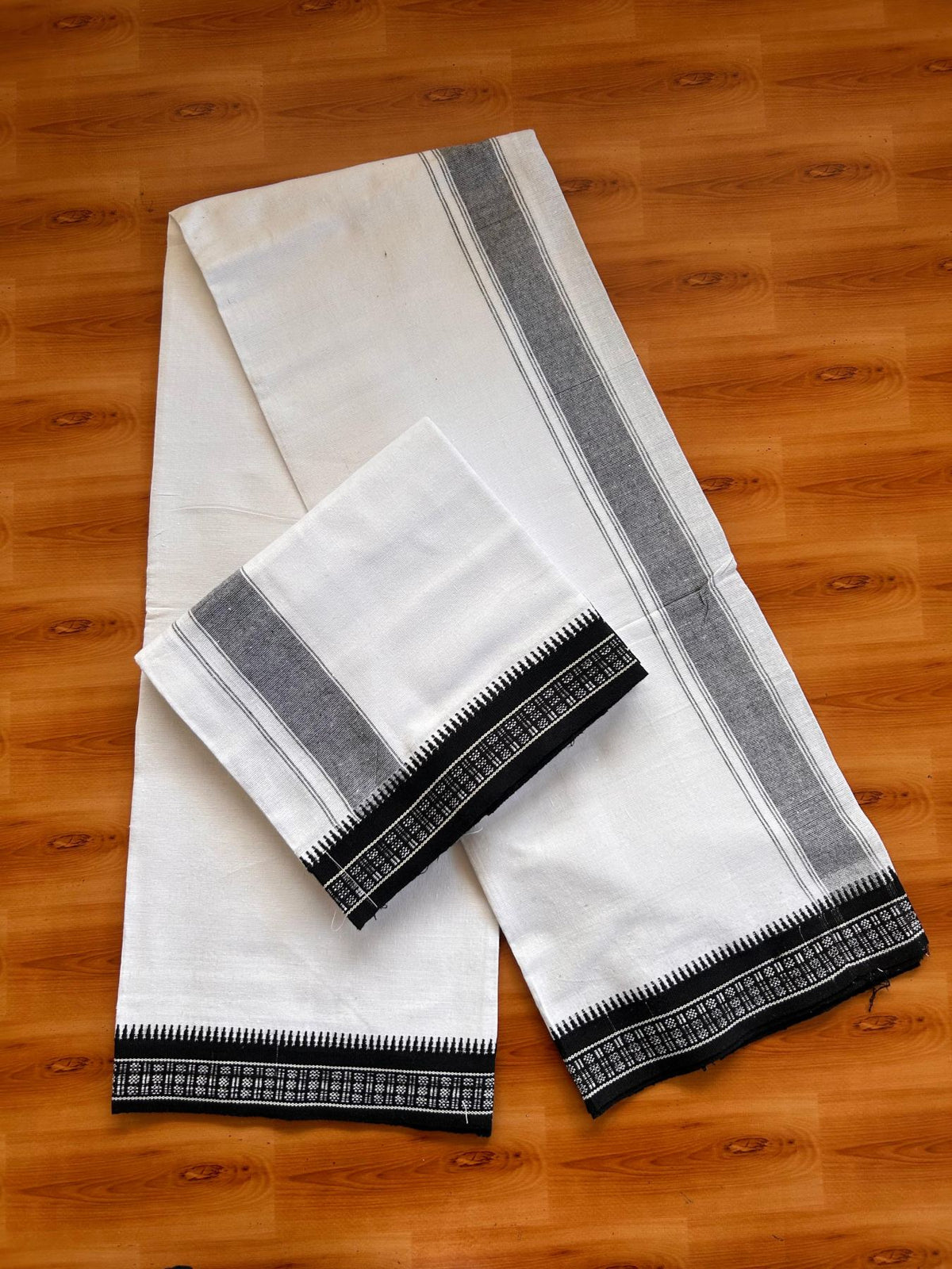 Kaitharikada Mixed cotton - Soft & Thick material - 2/40s thread - Single Lungi / Kaily & Neriyath set - 1.75 inch Black striped kara With White Colour Body (2 meter / 4 muzham) - 8 KK8092 SAT