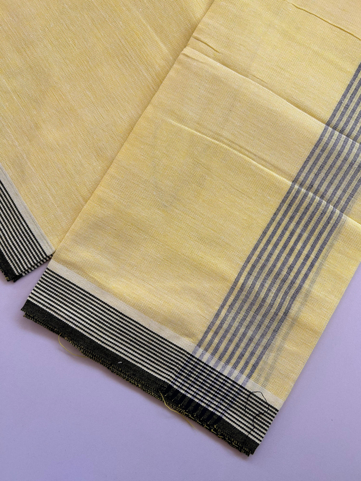 Kaitharikada - Single Kaily / Lungi - Mixed Cotton - (2/40s) twisted - 2 inch Black Striped kara with Yellow & White Shaded colour body (2 meter / 4 muzham) - 22 KK8089 SAT