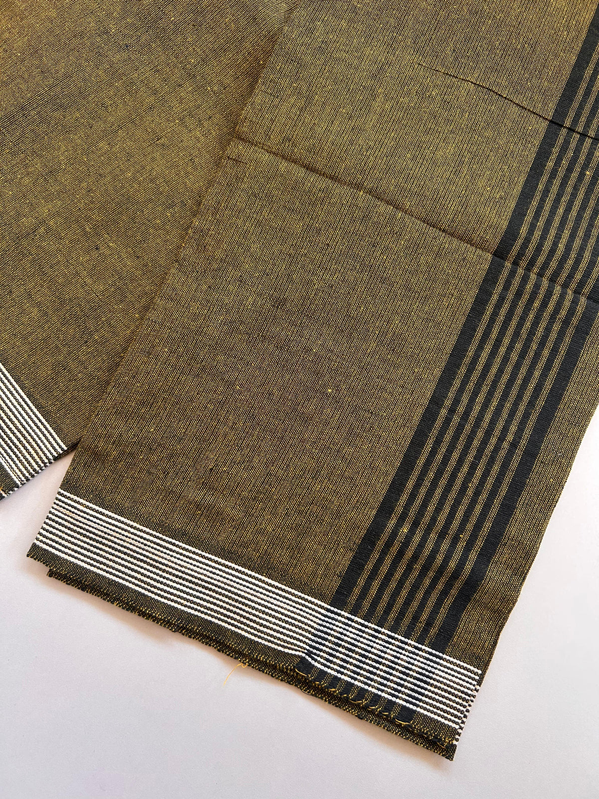Kaitharikada - Single Kaily / Lungi - Mixed Cotton - (2/40s) twisted - 2.5 inch Black Striped kara with Mustard Yellow & Black Shaded colour body (2 meter / 4 muzham) - 27 KK8089 SAT