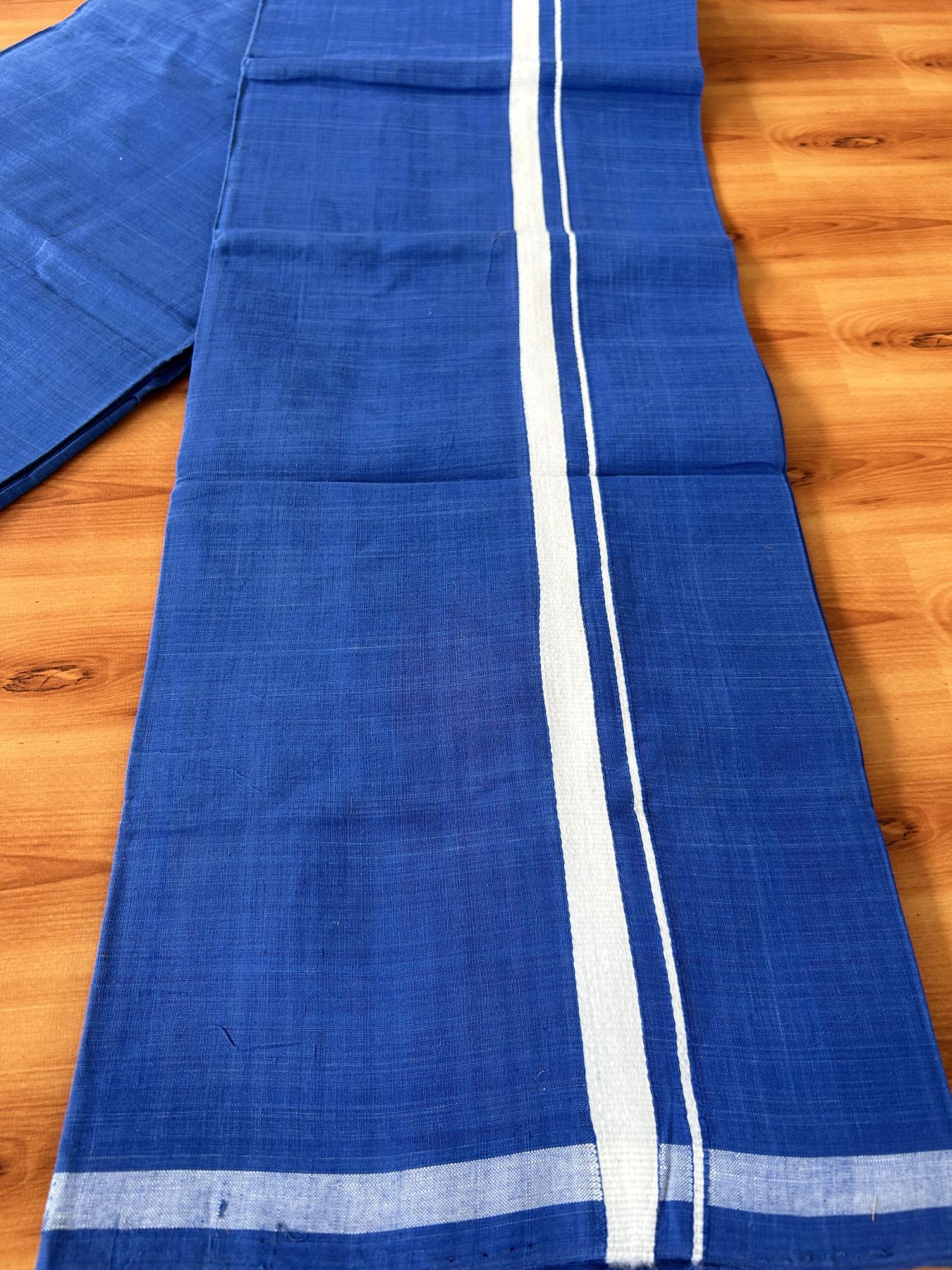 Kerala Handloom Single Kaily/Lungi - KaithariKada 100% Pure Cotton - 40s - 0.5 cm White Stripes Kara With Blue colour Body - (2 meter / 4 muzham) - 2 KK8065 ELA