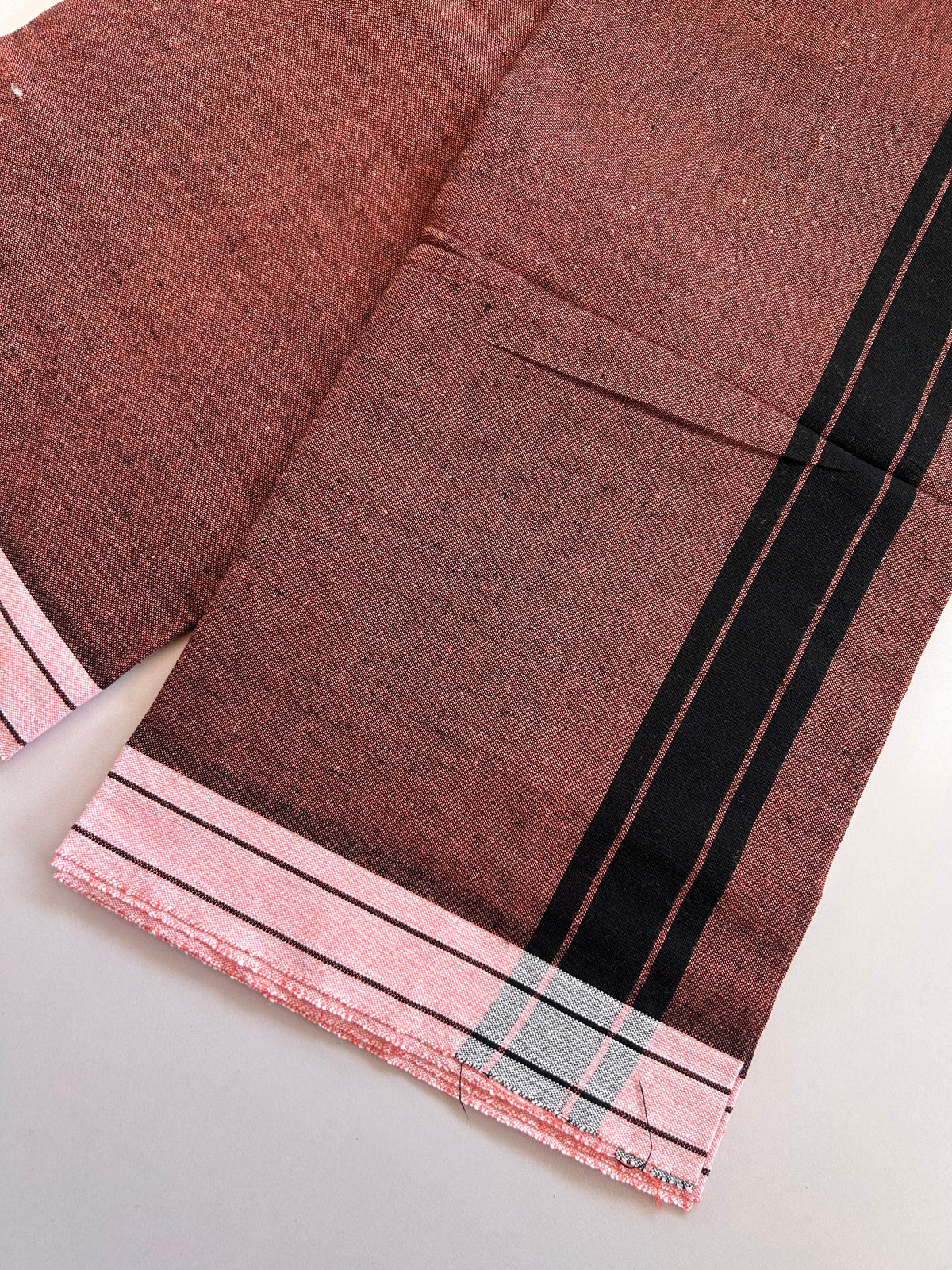 Kaitharikada - Single Kaily / Lungi - Mixed Cotton - (2/40s) twisted - 2 inch Black Shaded kara with Peach & Black Shaded colour body (2 meter / 4 muzham) - 53 KK8089 SAT
