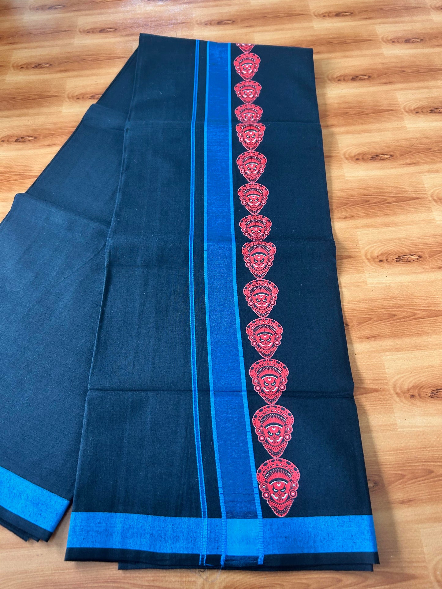 Single Kaily / Lungi- 20% Discount !! Kaitharikada - Pure Cotton - (40s) - 1.25 inch Sky Blue Shaded Theyyam Printed Design Kara with Black colour Body (2 meter / 4 muzham) -2 KK8059 GAN
