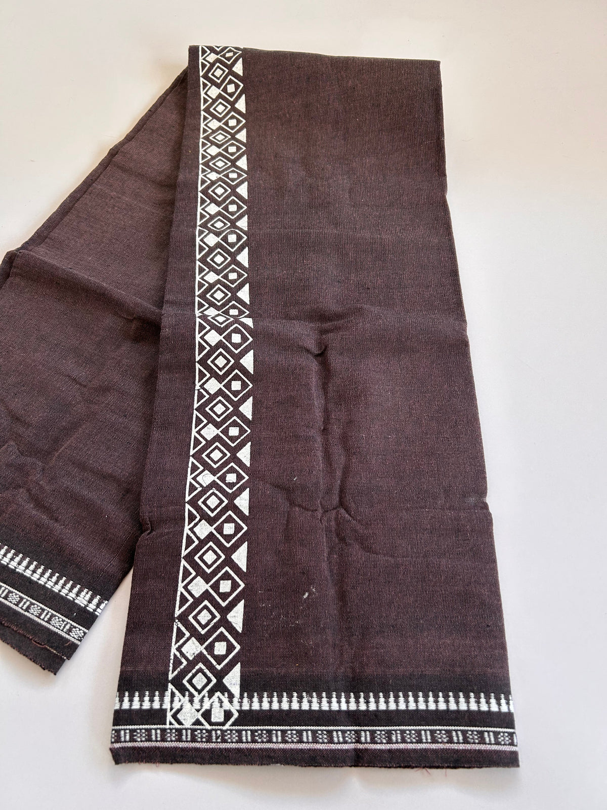 Single Kaily / Lungi - Kaitharikada - Mixed Cotton - 2/40s twisted - 2 inch White Printed Design Kuppadam Kara Dusty Maroon & Black Colour Body (2 meter / 4 muzham) - 45 KK8089 SAT