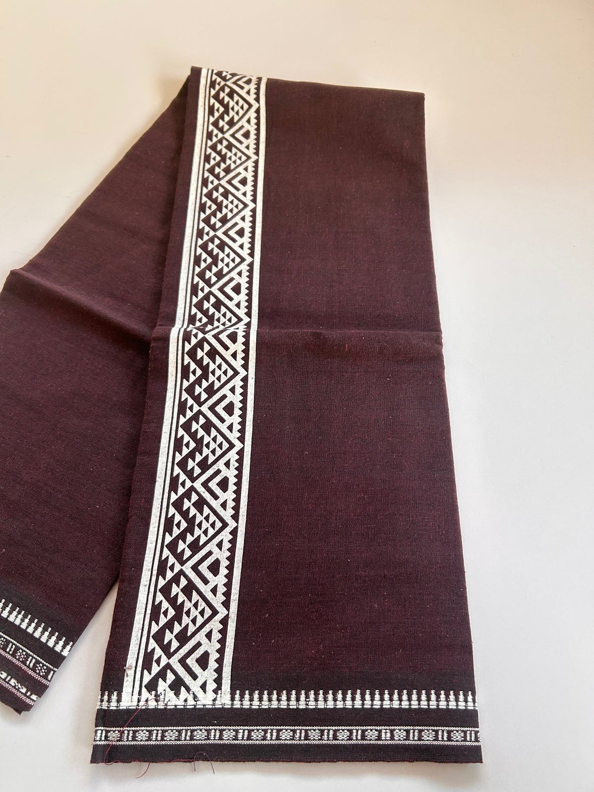 Single Kaily / Lungi - Kaitharikada - Mixed Cotton - 2/40s twisted - 2 inch White Printed Design Kuppadam Kara Dark Maroon & Black Colour Body (2 meter / 4 muzham) - 55 KK8090 SAT