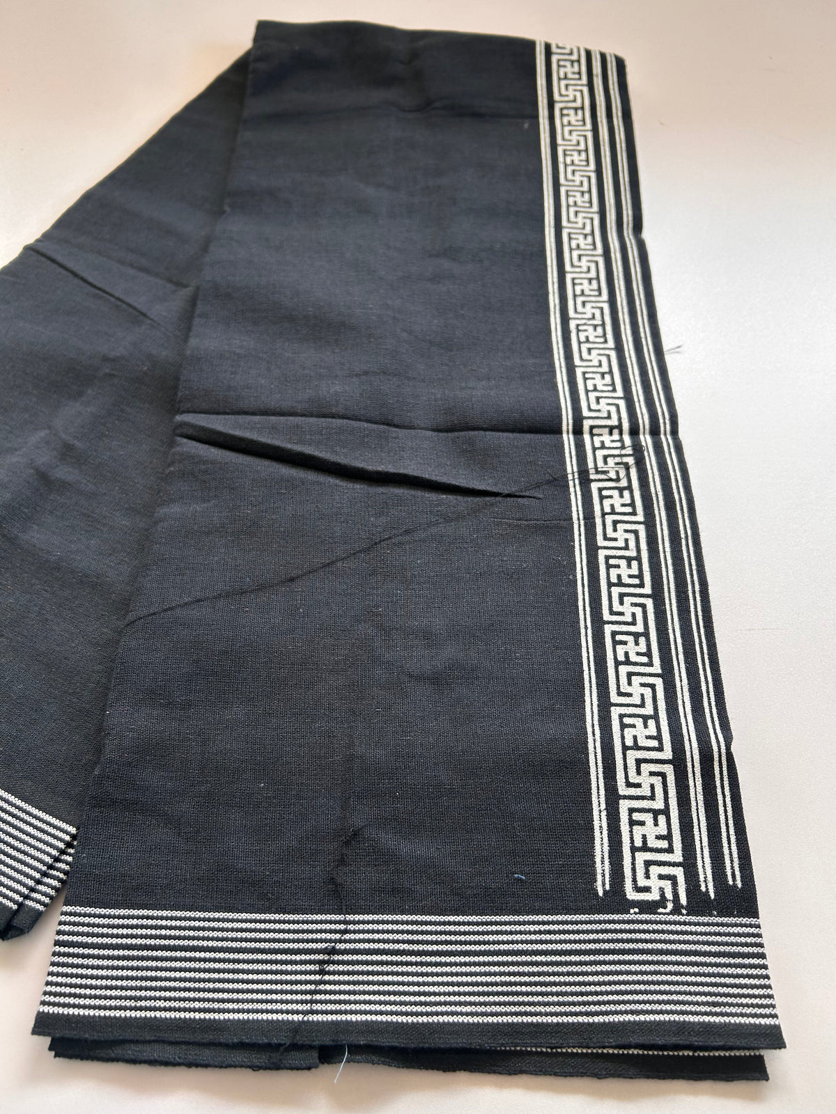 Single Kaily / Lungi - Kaitharikada - Mixed Cotton - 2/40s twisted - 2 inch White Printed Design Kara Navy Blue & Ash Black Colour Body (2 meter / 4 muzham) - 79 KK8090 SAT