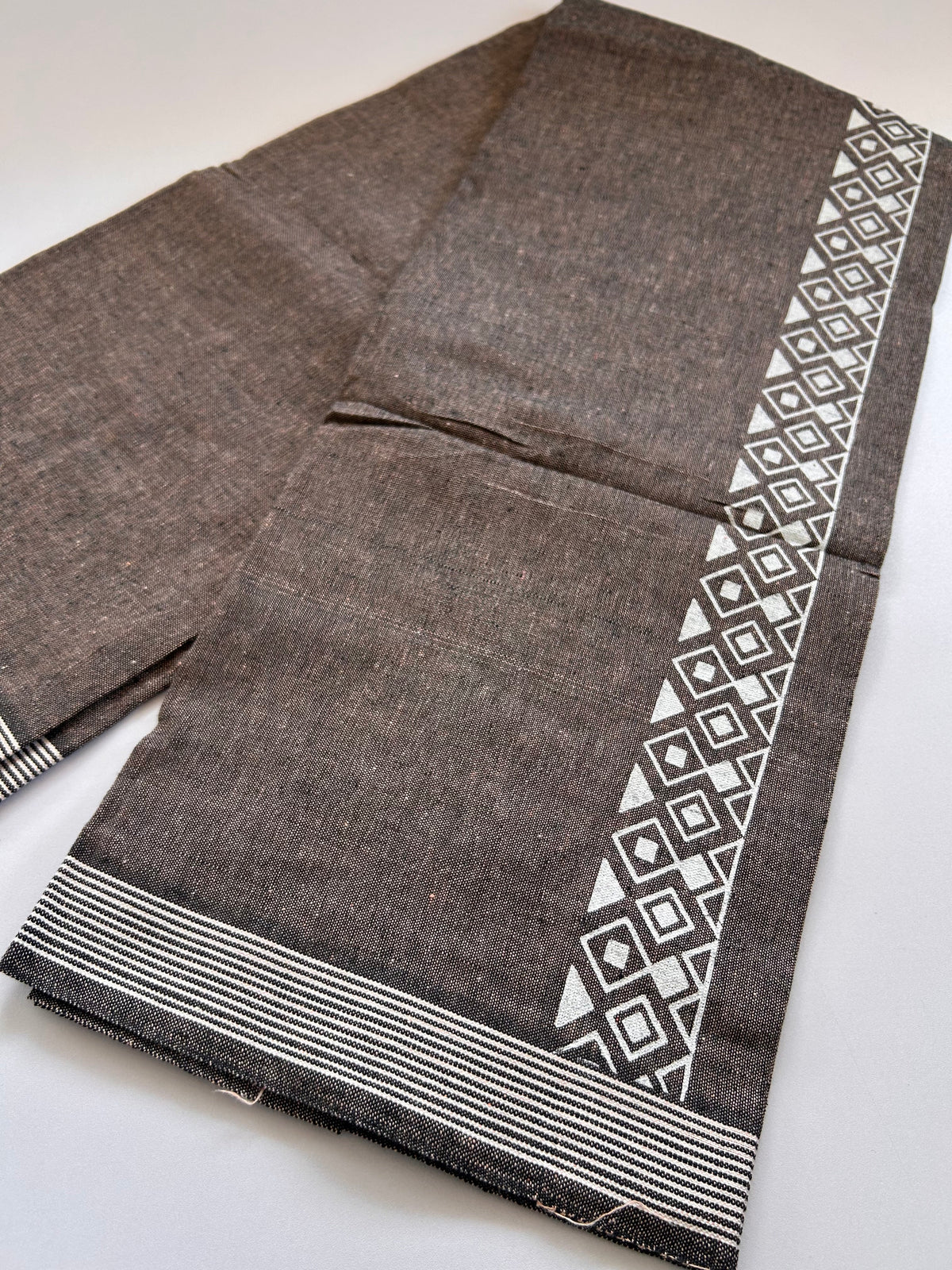 Single Kaily / Lungi - Kaitharikada - Mixed Cotton - 2/40s twisted - 2 inch White Printed Design Kara Cream Pink & Ash Black Colour Body (2 meter / 4 muzham) - 76 KK8090 SAT