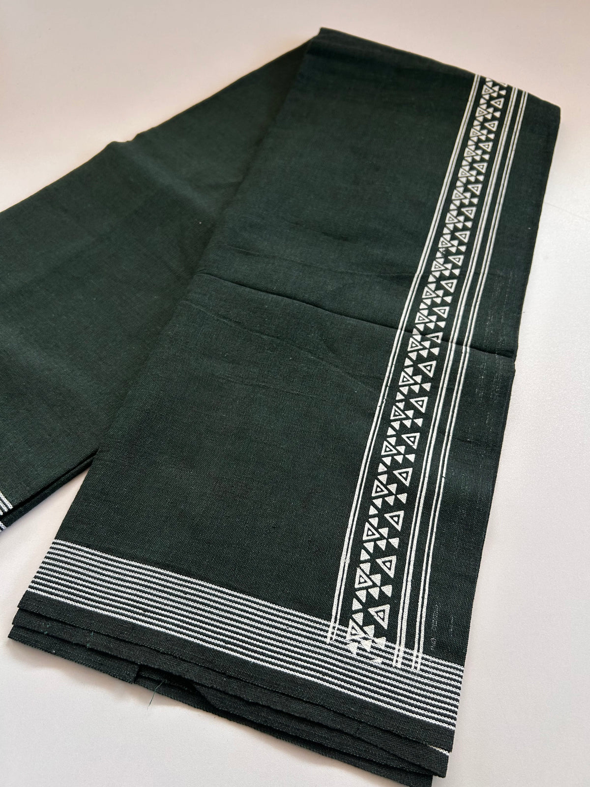 Single Kaily / Lungi - Kaitharikada - Mixed Cotton - 2/40s twisted - 2 inch White Printed Design Kara Dark Green & Black Colour Body (2 meter / 4 muzham) - 64 KK8090 SAT