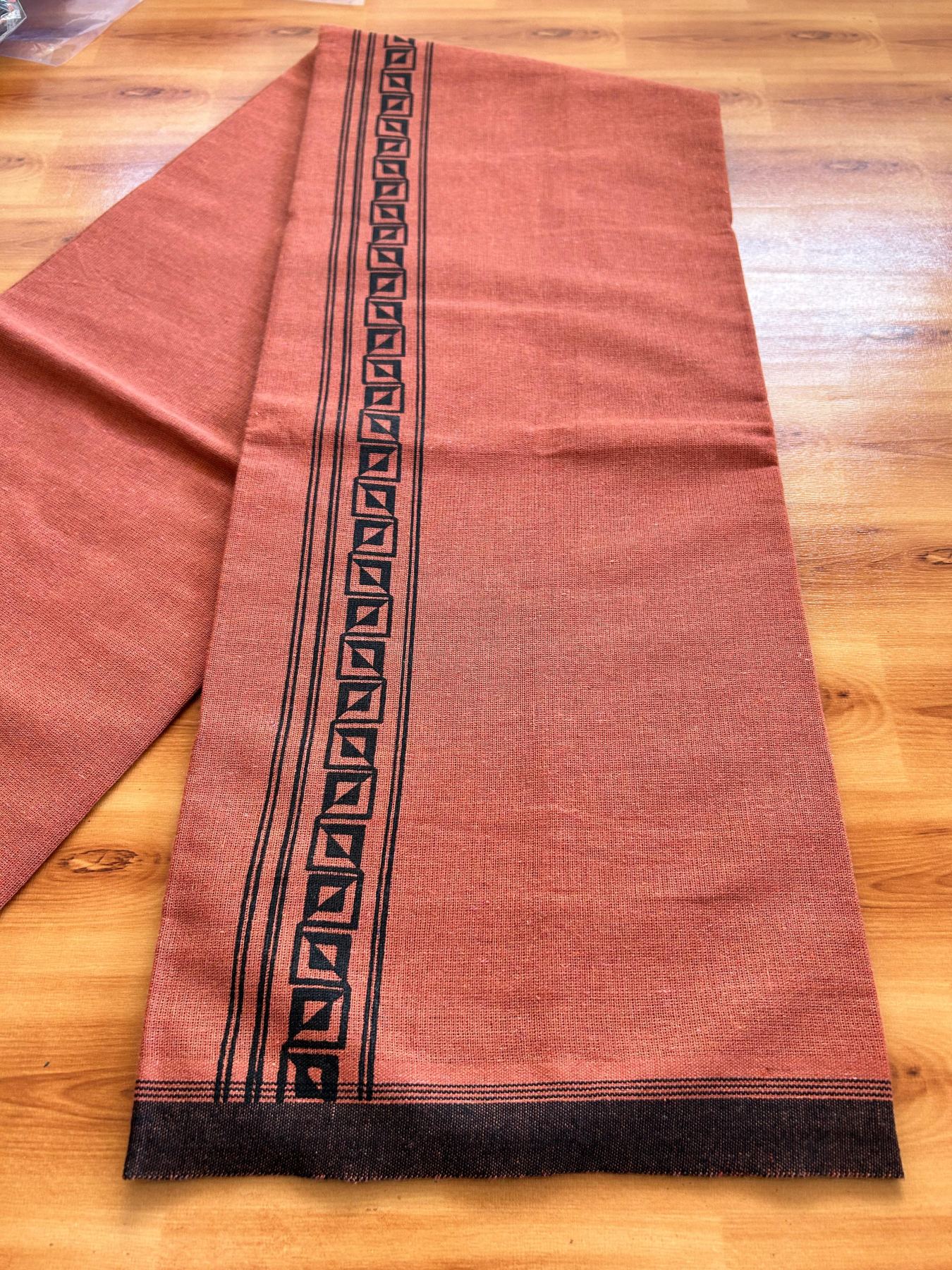 Single Kaily / Lungi - Kaitharikada - Mixed Cotton - 40s twisted - 1.75 inch Black Printed Design Stripes Kara With Kavi Colour Body (2 meter / 4 muzham) - 26 KK8075 SAT