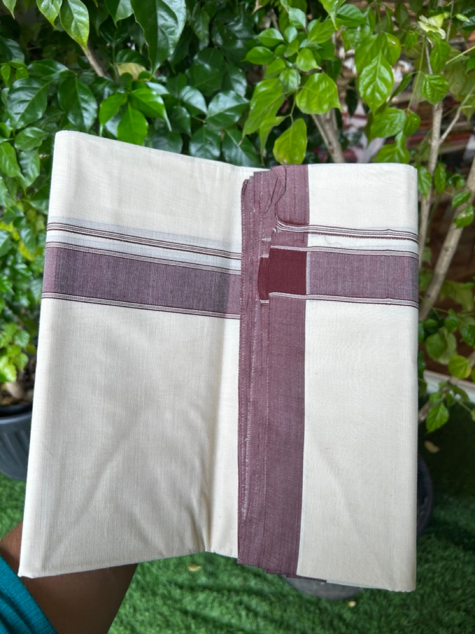20% DISCOUNT ! KaithariKada 100% Cotton OFF WHITE (Unbleached) Double Dhoti/Mundu- 1.5 inch Brown Striped Kara 4.50 Meters (10 Muzham) - 6KK5203ASH