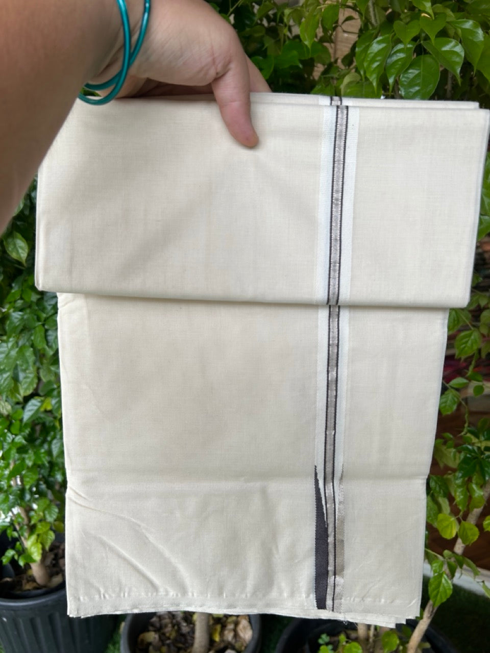 20% DISCOUNT ! KaithariKada 100% Cotton OFF WHITE (Unbleached) Double Dhoti/Mundu- 0.75 inch Puliyilakkara Coffee Brown & Silver Chutty Kara 4.50 Meters (10 Muzham) - 4KK5203ASH