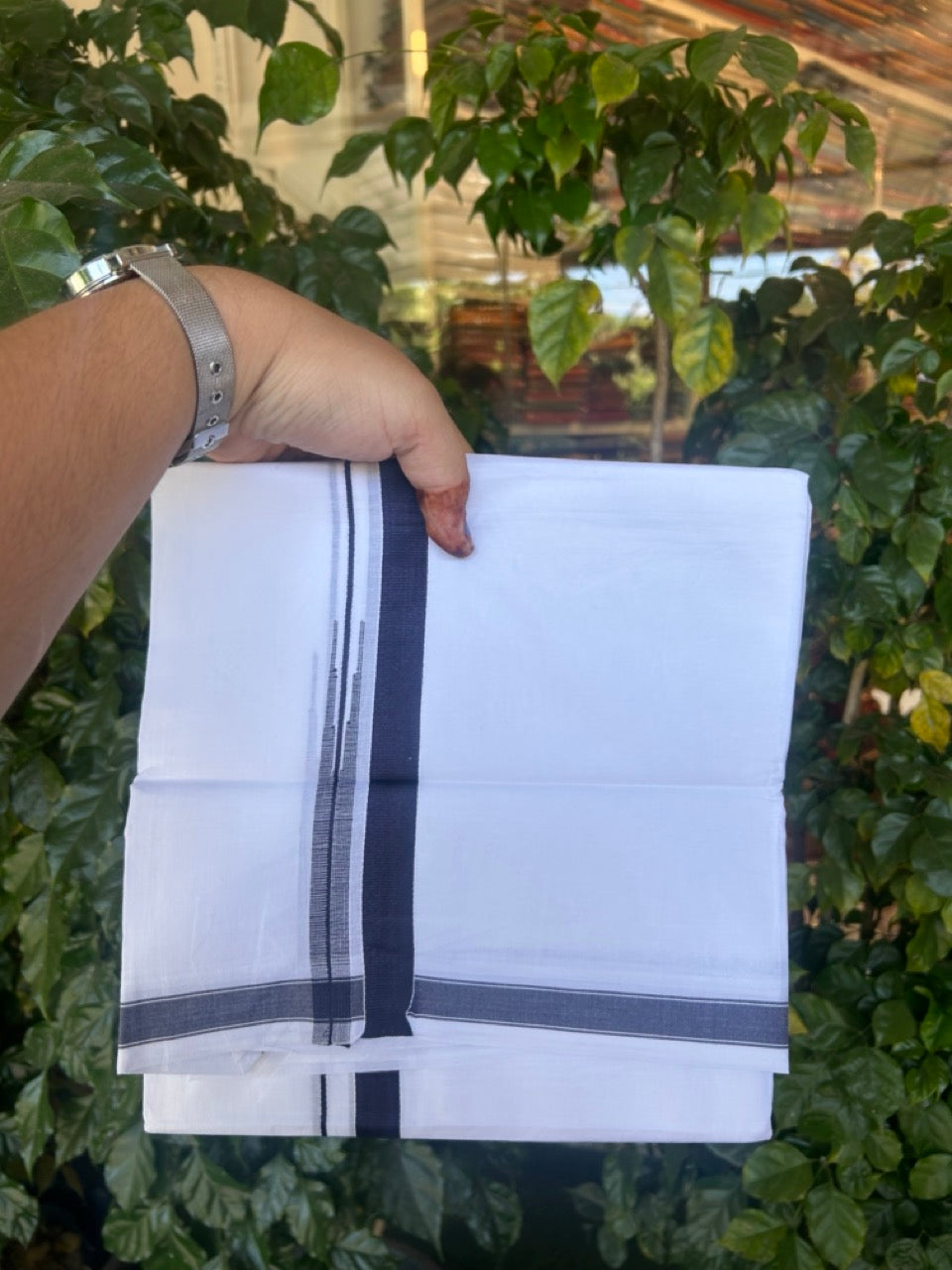 5% Discount! KaithariKada Balaramapuram 100% Cotton Double Pure white Mundu/Dhoti- 100x100 - 0.75 inch Puliyilakkara Navy Blue One Side Chutty Kara - 3.90 mtr (8 muzham) - 51 KK5279 CKS