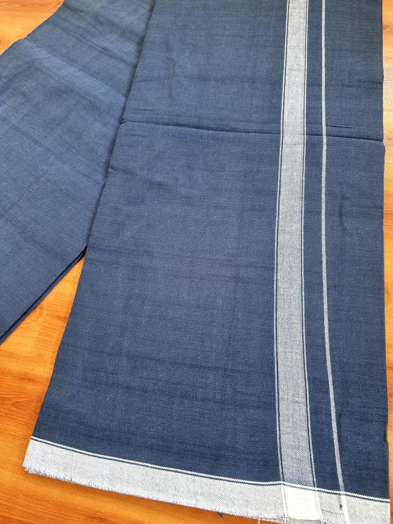 Single Kaily / Lungi- Kaitharikada - Pure Cotton - (2/40s) - 1 Inch White Shaded Kara With Deep Sea Blue colour body (2 meter / 4 muzham) - 2 KK8066 MUT