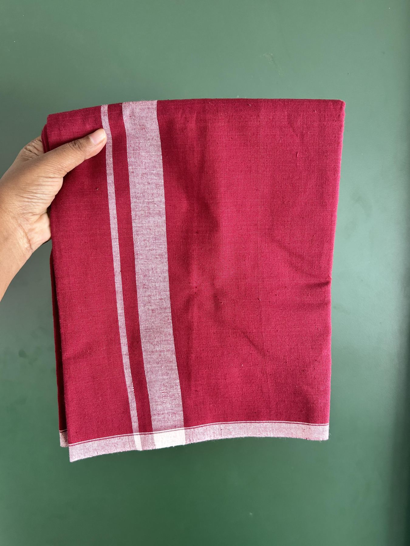 Single Kaily / Lungi- Kaitharikada - Pure Cotton - (2/40s) - 1 Inch White Shaded Kara With Maroon colour body (2 meter / 4 muzham) - 6 KK8066 MUT