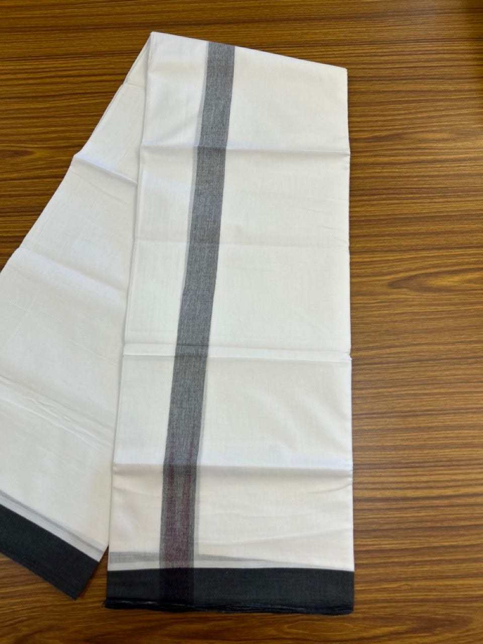 20% Discount! KaithariKada Balaramapuram 100% Cotton Double Pure white Mundu/Dhoti- 100x80 - 1.5 inch Puliyilakkara Black & Magenta Shaded Chutty Kara - 3.90 mtr (8 muzham) - 55 KK5279 CKS