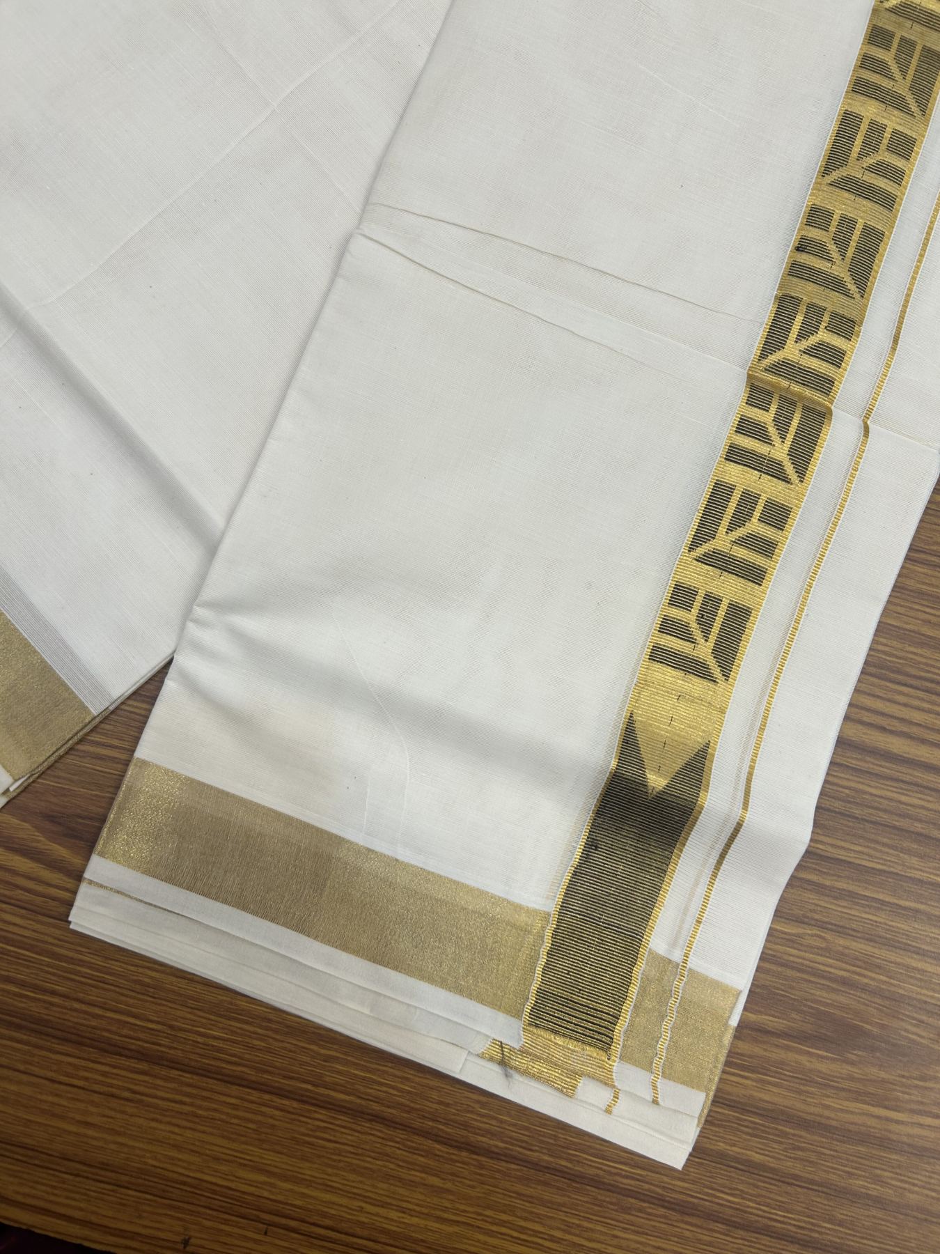 20% Discount! KaithariKada Balaramapuram Double Off White - (Unbleached) Mund/Dhoti - Cotton mix - 100X80- 1.5 inch Kasav Dark Green Jacquard design chutty Kara 3.90 mtr (8 Muzham) - 7 KK5313 PMC