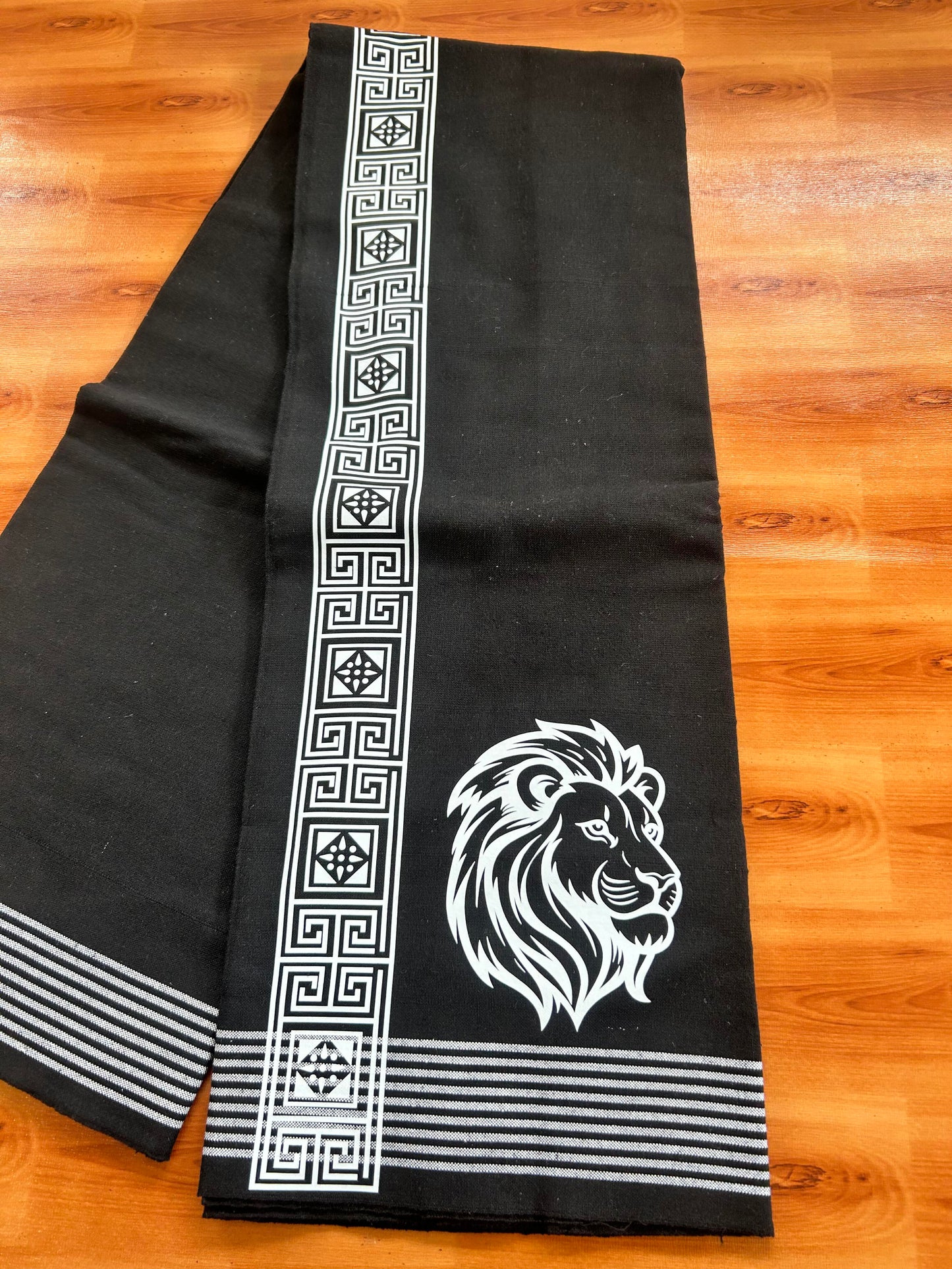 Kaitharikada - Single Kaily / Lungi - Mixed Cotton - 40s twisted - 2 inch Lion Printed Design Kara with Black colour body (2 meter / 4 muzham) - 12 KK8060 GAN