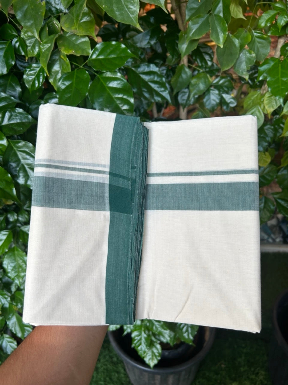 25% Discount! KaithariKada Handloom Millpaav Balaramapuram - Cotton Double Mundu/Dhoti Off white (Unbleached) - 80x90 - 1.25 inch Dark Green Mulloth Kara 3.60 meter (8 Muzham) - 44 KK5256 RAM