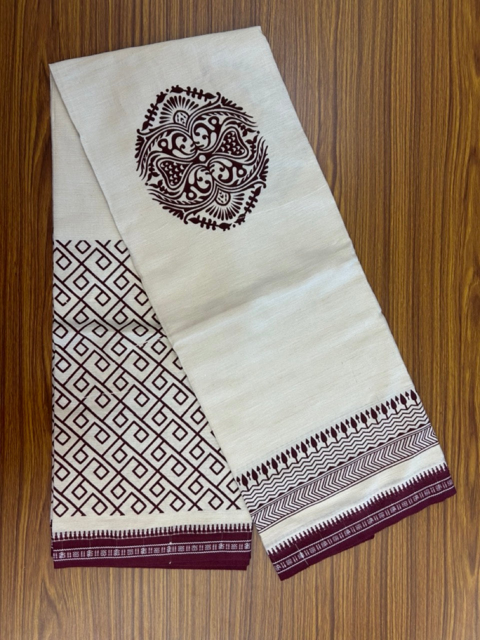 9% Discount !! Kaitharikada Pure Cotton Single OFF WHITE - (Unbleached) Kaily / Lungi - 1.75 inch Maroon Printed Kuppadam Border with OFF WHITE colour body (2 meter / 4 muzham)- 3KK8022 AS