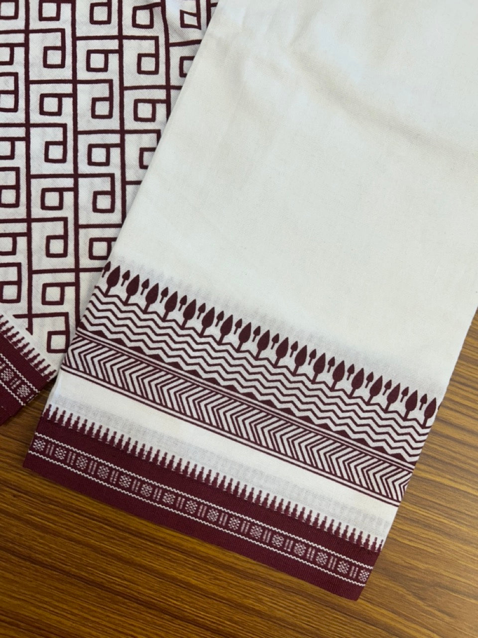 7% Discount!!! Kaitharikada Pure Cotton - Single Kaily / Lungi -1.75 inch Maroon Printed Kuppadam Border with White colour body (2 meter / 4 muzham) - 7KK8022 AS