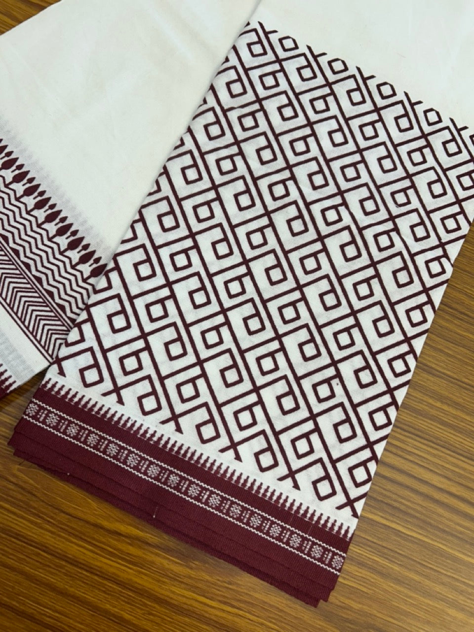 7% Discount!!! Kaitharikada Pure Cotton - Single Kaily / Lungi -1.75 inch Maroon Printed Kuppadam Border with White colour body (2 meter / 4 muzham) - 7KK8022 AS