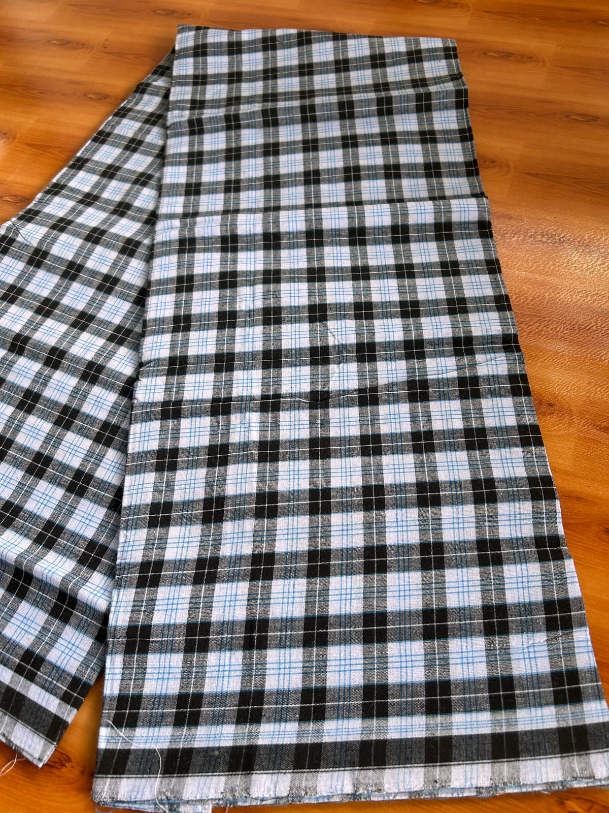 Premium Kathar Type Mund Pure cotton 40s - Kaitharikada Pulimood - Single Kaily / Lungi - 0.5 inch white Border with Light Blue & Ash Black Check body (2 meter / 4 muzham) - 1 KK8090 MUT