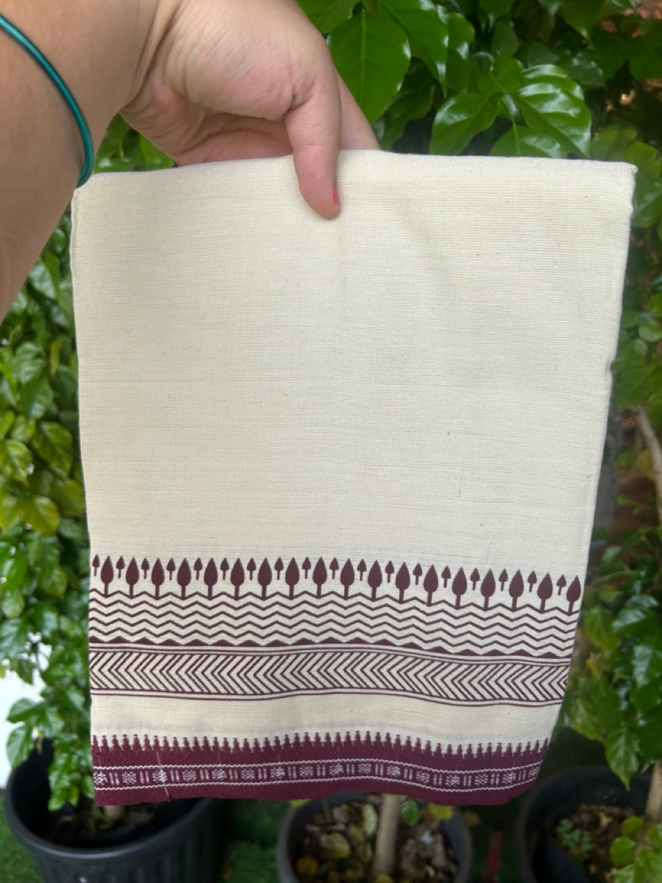9% Discount !! Kaitharikada Pure Cotton Single OFF WHITE - (Unbleached) Kaily / Lungi - 1.75 inch Maroon Printed Kuppadam Border with OFF WHITE colour body (2 meter / 4 muzham)- 3KK8022 AS