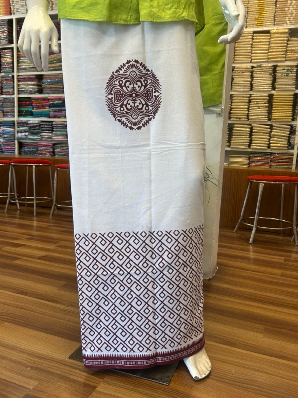 7% Discount!!! Kaitharikada Pure Cotton - Single Kaily / Lungi -1.75 inch Maroon Printed Kuppadam Border with White colour body (2 meter / 4 muzham) - 7KK8022 AS