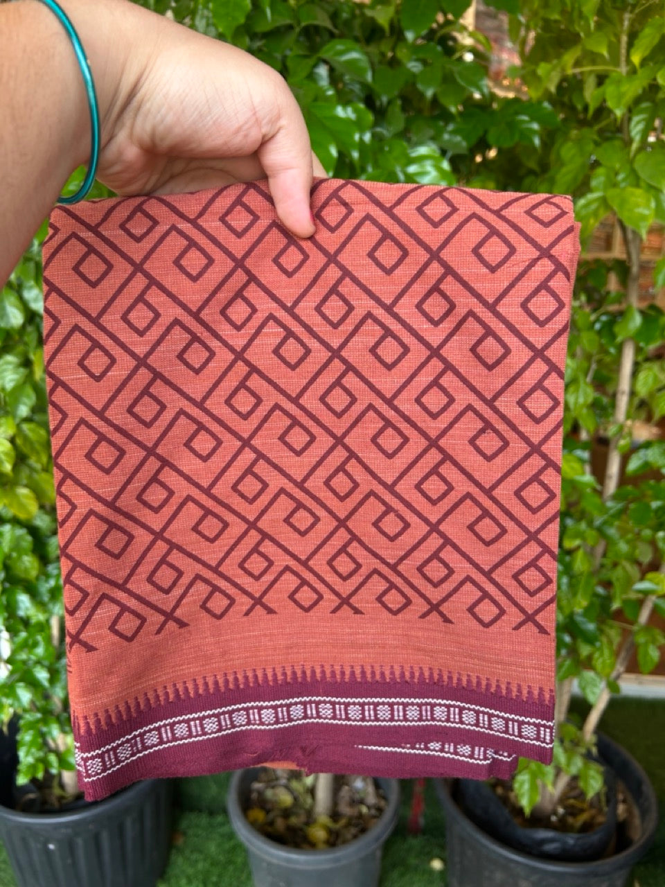 17% Discount!!! Kaitharikada 90% cotton 5 % Polyster - Single Kaily / Lungi - 1.75 inch Maroon printed kuppadam Border with Kavi colour body (2 meter / 4 muzham)- 5KK8022 AS