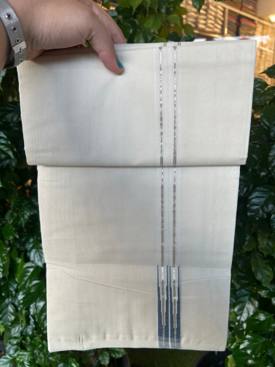 25% Discount!! KaithariKada Handloom Millpaav Balaramapuram - 100% Pure Cotton Off White (Unbleached) Double Mundu/Dhoti - 80x90 s - 1.5 inch Silver kasav Puliyilakkara Peacock Blue Double Chutty 4 mtr (8.5 muzham) - 115 KK5256 RAM