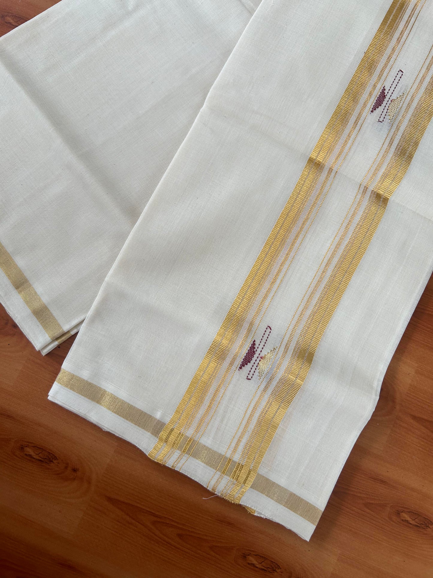 Neriyath - Off White (Unbleached) - 25% Discount! KaithariKada Handloom Millpaav - Kerala Handloom - 100% Pure Cotton - 80x90 - 2.75 Inch Dark Gold Kasav Stripes & Maroon Design Kara - 50 KK5386 RAM