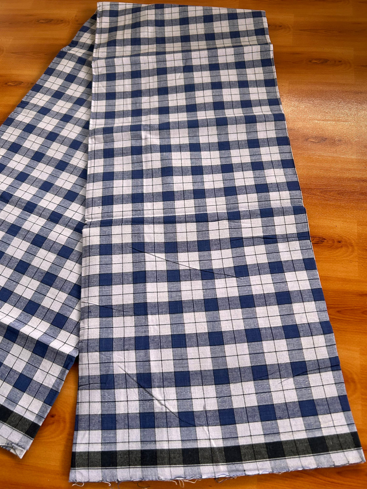 Premium Kathar Type Mund Pure cotton 40s - Kaitharikada Pulimood - Single Kaily / Lungi - 1 inch Black & White Border with White & Navy Blue Check body (2 meter / 4 muzham) - 12 KK8090 MUT