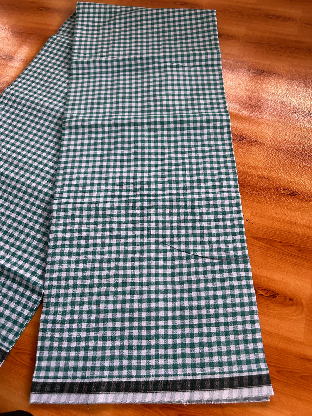 Premium Kathar Type Mund Pure cotton 40s - Kaitharikada Pulimood - Single Kaily / Lungi - 1 inch Black & White Border with White & Green Check body (2 meter / 4 muzham) - 13 KK8090 MUT