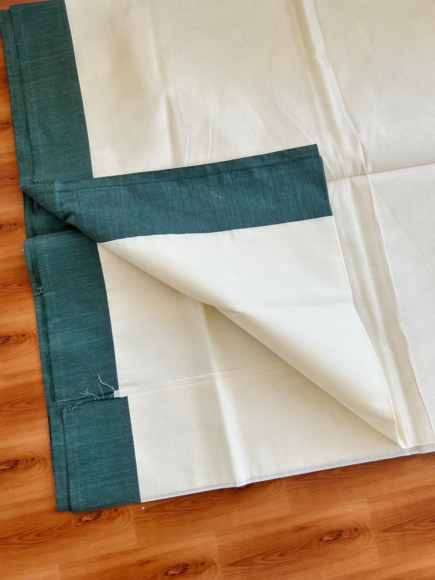 25% Discount! Kaitharikada Kerala Traditional Saree Off white- Mixed Cotton Saree - 2.75 Inch Pallu - Dark Green Kara - 47 KK7000 PMC