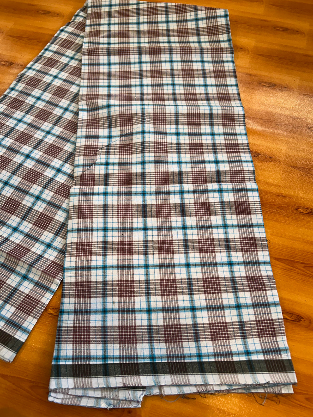 Premium Kathar Type Mund Pure cotton 40s - Kaitharikada Pulimood - Single Kaily / Lungi - 1 inch Black & White Border with Blue & Maroon Check body (2 meter / 4 muzham) - 18 KK8090 MUT
