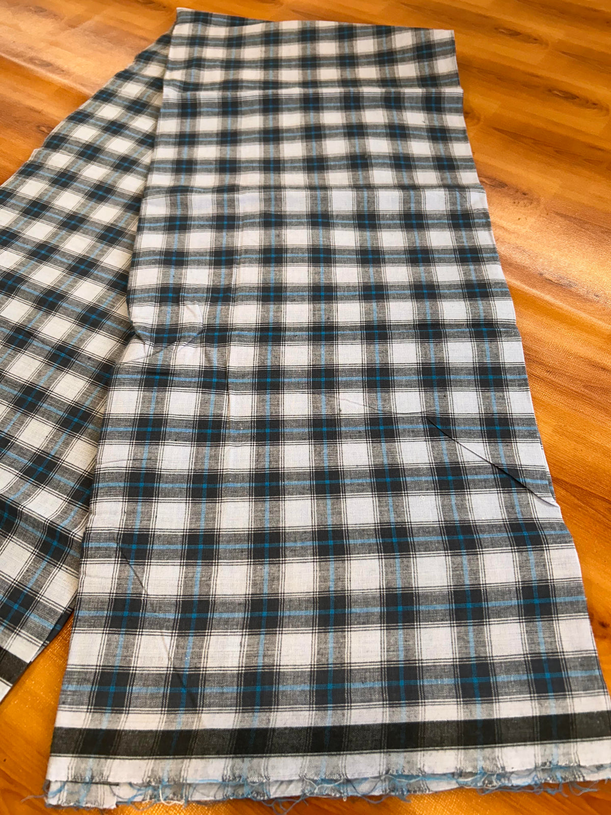 Premium Kathar Type Mund Pure cotton 40s - Kaitharikada Pulimood - Single Kaily / Lungi - 1 inch Black & White Border with White & Ash Black Check body (2 meter / 4 muzham) - 20 KK8090 MUT