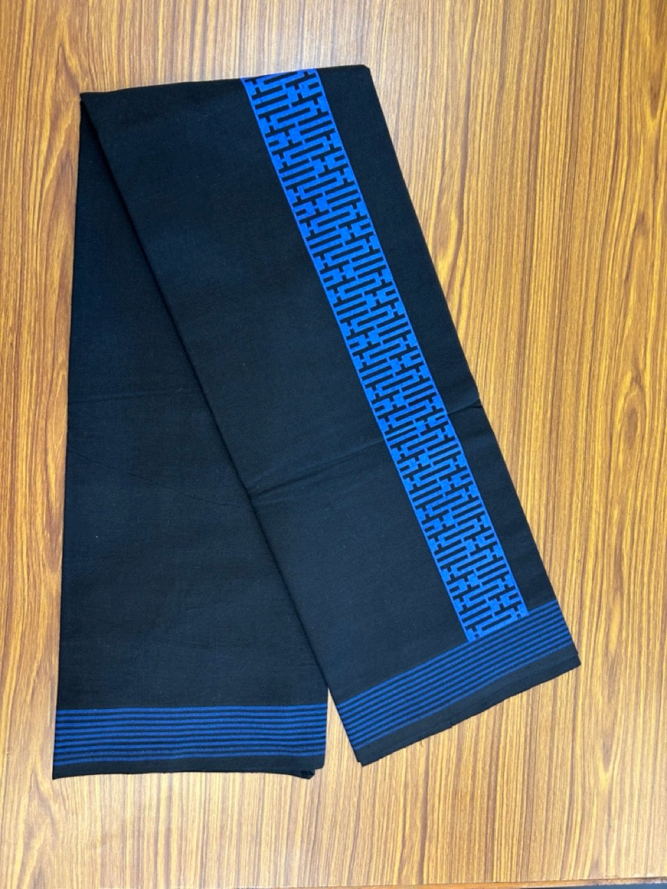Kaitharikada - Polyster + Cotton - 20s twisted - Single Kaily / Lungi - 2.5 inch Blue Printed with Black colour body (2 meter / 4 muzham) - 70 KK8035 GAN