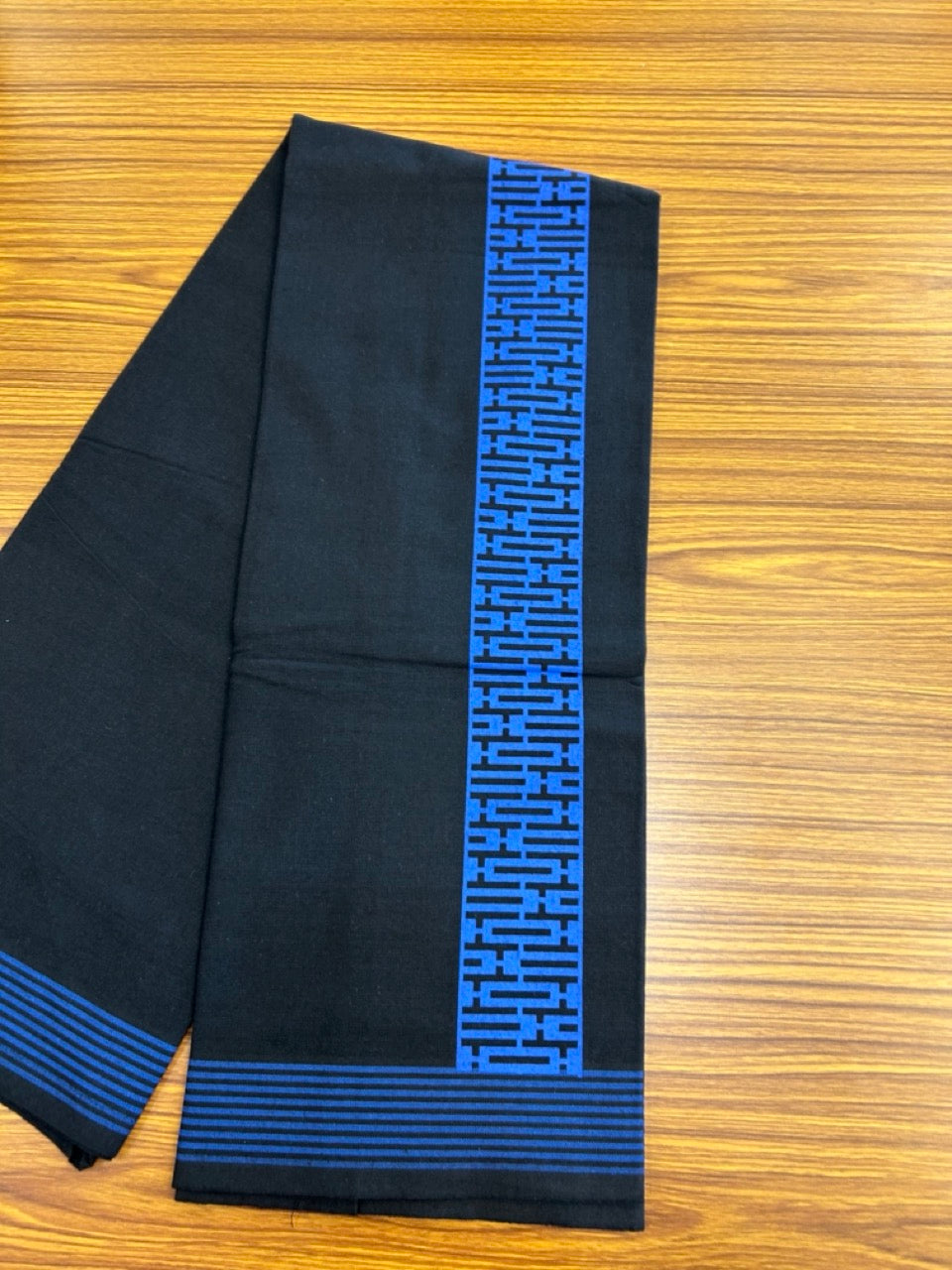 Kaitharikada - Polyster + Cotton - 20s twisted - Single Kaily / Lungi - 2.5 inch Blue Printed with Black colour body (2 meter / 4 muzham) - 70 KK8035 GAN
