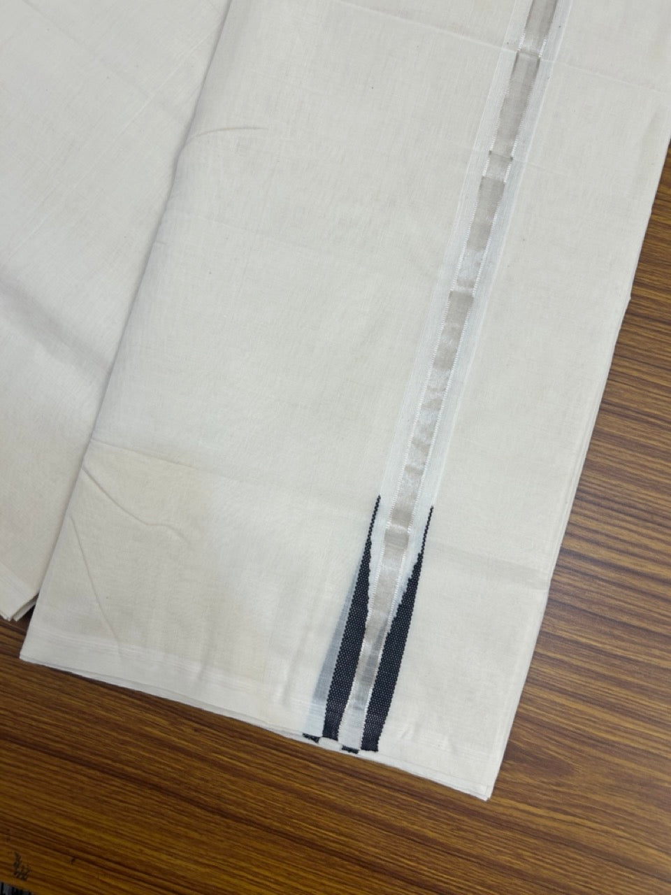 25% Discount ! KaithariKada Handloom Millpaav Balaramapuram - 100% Pure Cotton Off White Double - (Unbleached) Mundu/Dothi - 80X90 - 1 inch Puliyilakkara Silver Kasavu & Black chutty Kara 4 mtr (8.5 Muzham) - 125 KK5236 RAM