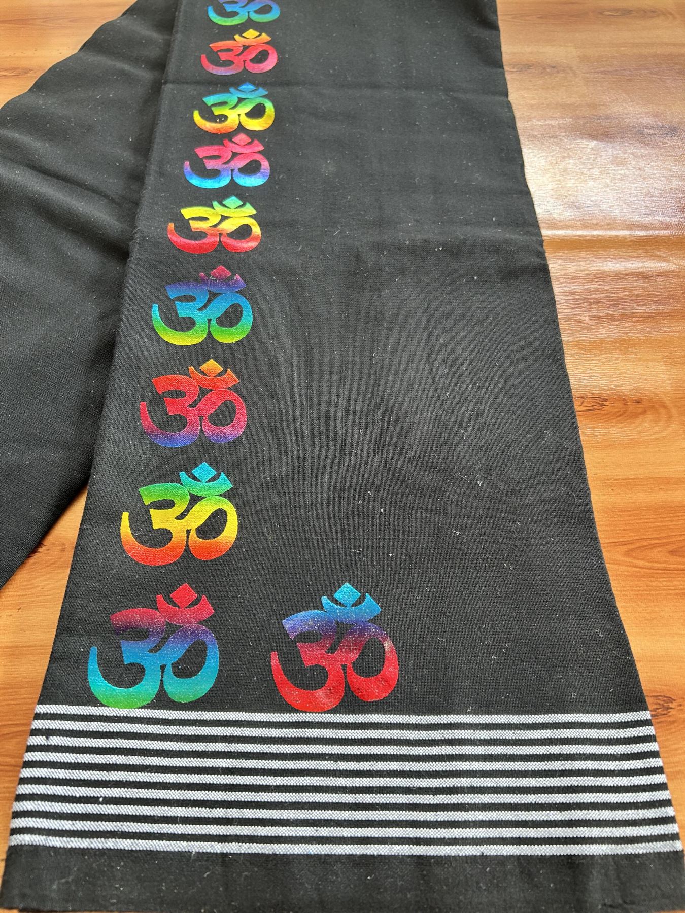 Kaitharikada - Single Kaily / Lungi - Mixed Cotton - 40s twisted - 1.5 inch Multi Colour Ohm Printed Design Kara with Black colour body (2 meter / 4 muzham) - 12 KK8061 GAN