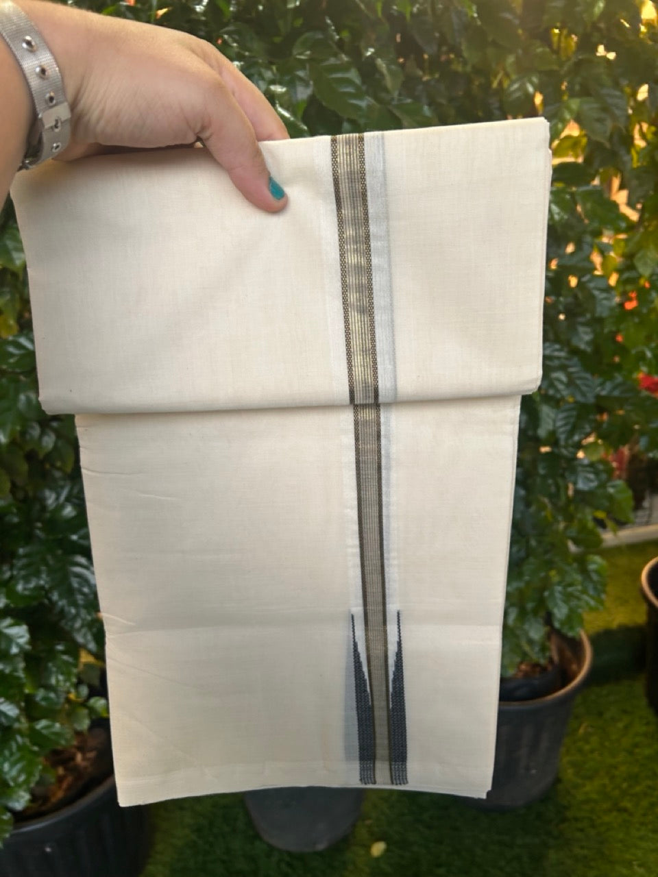 25% Discount ! KaithariKada Handloom Millpaav Balaramapuram - 100% Pure Cotton Off White Double - (Unbleached) Mundu/Dothi - 80X90 - 1.25 inch Puliyilakkara Black & Gold Kasavu Stripes chutty Kara 4 mtr (8.5 Muzham) - 120 KK5236 RAM