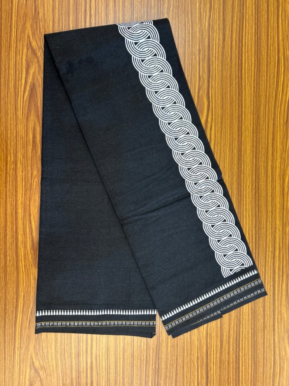 Kaitharikada - Single Kaily / Lungi - Polyster + Cotton - 20s twisted - 2.5 inch White Design printed kuppadam kara with Black colour body - 94 KK8035 GAN