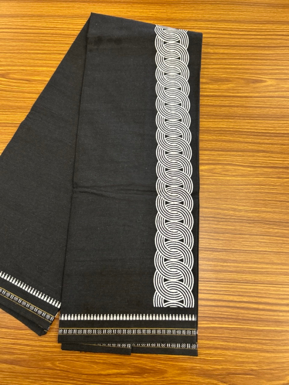 Kaitharikada - Single Kaily / Lungi - Polyster + Cotton - 20s twisted - 2.5 inch White Design printed kuppadam kara with Black colour body - 94 KK8035 GAN