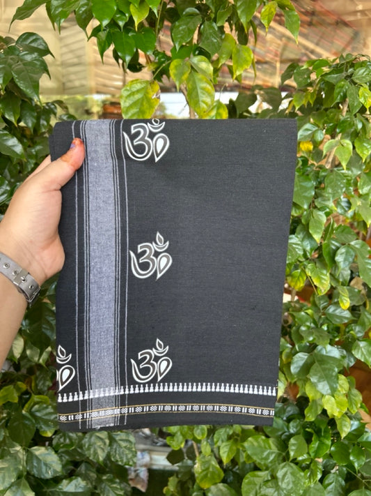 ₹239+80 (Shipping) Kaitharikada - Single Kaily / Lungi - Polyster + Cotton - 20s twisted - 2 inch White Ohm printed kuppadam kara with Black colour body - 89 KK8035 GAN