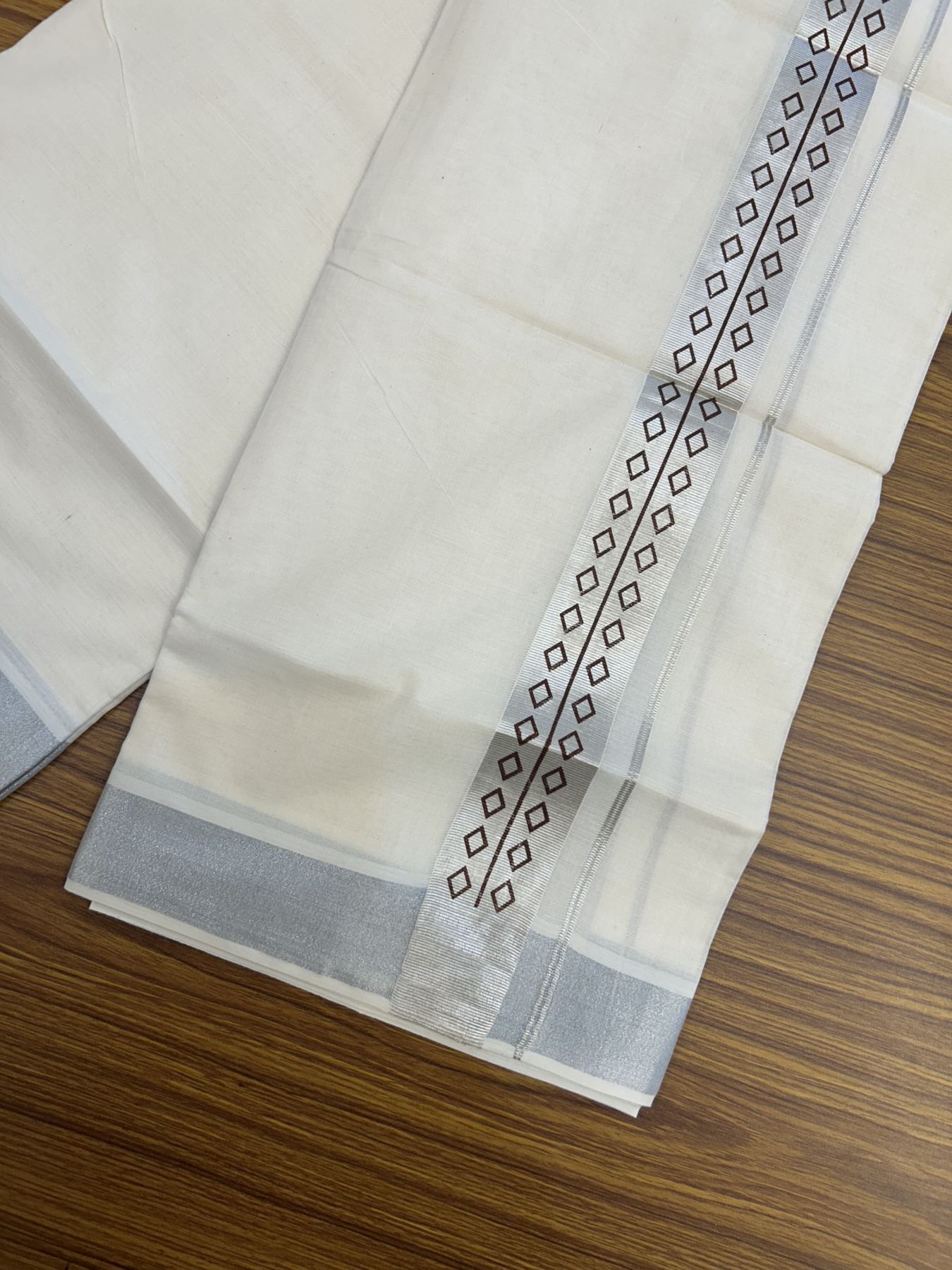 22% Discount!! KaithariKada Balaramapuram 100% Cotton Double Off White - (Ubleached) Mundu/Dhoti - 80x80 - 1.5 inch Silver Kasavu & Brown Printed Design Kara - 36 KK5318 GAN