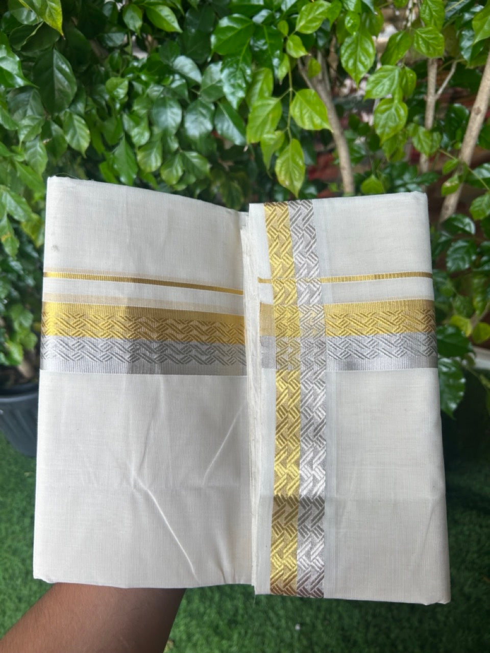 25% DISCOUNT ! KaithariKada HANDLOOM UNAKKUPAAV Balaramapuram - 100% PURE Cotton Off White - (Unbleached) Double Mundu/Dhoti - 1.75 inch Gold Kasavu & Silver Kasavu Jacquard Design Kara - 1KK5208ABH